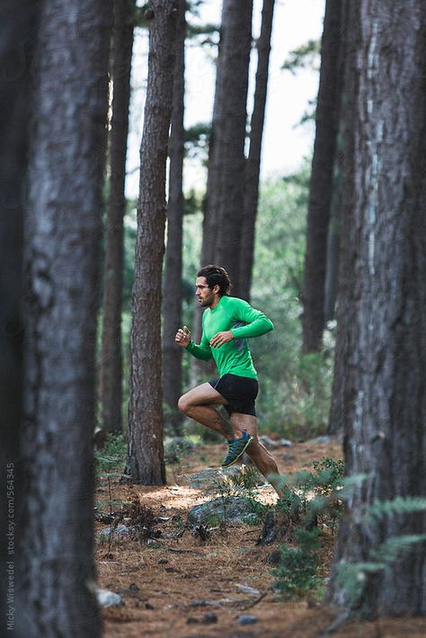 Running Photography Aesthetic, Running In Forest, Running Photoshoot, Running In Nature, Forest Running, Jogging Aesthetic, Trail Running Photography, Hill Workout, Marathon Training Schedule