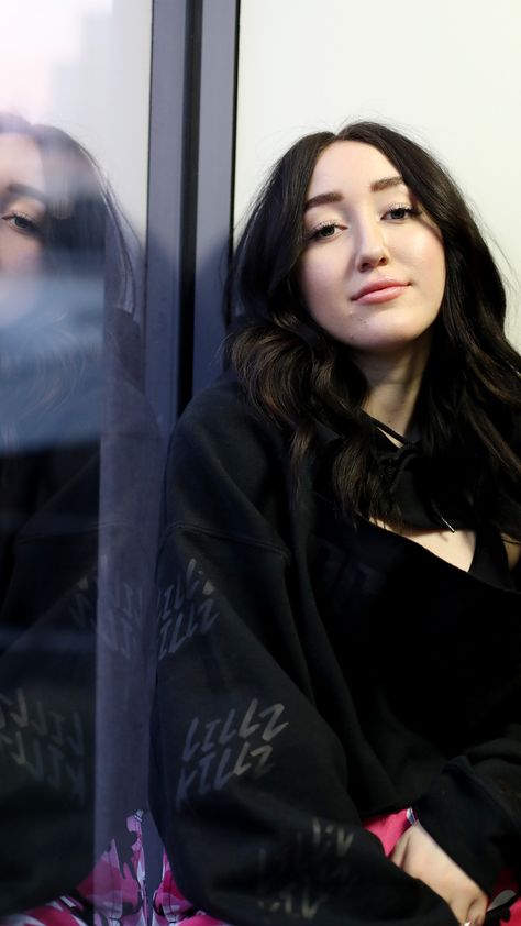 Noah Cyrus Makeup, Noah Cyrus Wallpaper, Noah Cyrus Aesthetic Wallpaper, Noah Cyrus Album Cover, Lil Xan And Noah Cyrus, Katya Miro, Greyson Chance, Rap Singers, Noah Cyrus