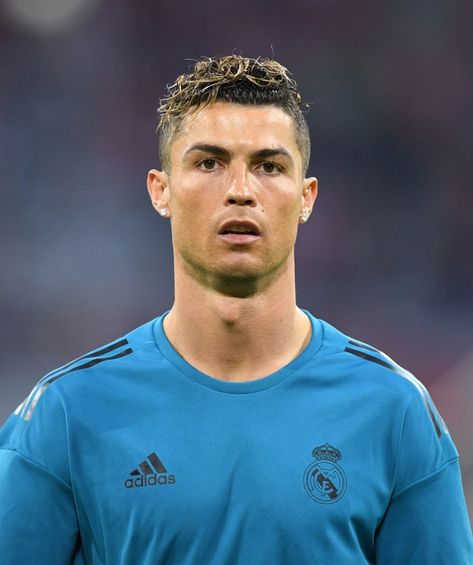 Ronaldo 💔⚔️ Christian Ronaldo Haircut, Cr7 Noodle Hair, Ronaldo Widget, Cristiano Ronaldo Noodle Hair, Ronaldo Noodle Hair, Noodle Hair, Ronaldo Haircut, Ronaldo Pictures, Ronaldo Real Madrid