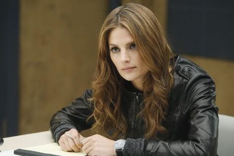 Another fantastic look at her beautiful hair color! Castle Tv Shows, Castle Tv, Kate Beckett, Stana Katic, Cool Eyes, Cute Hairstyles, Her Hair, Hair Inspiration, Hair Hair