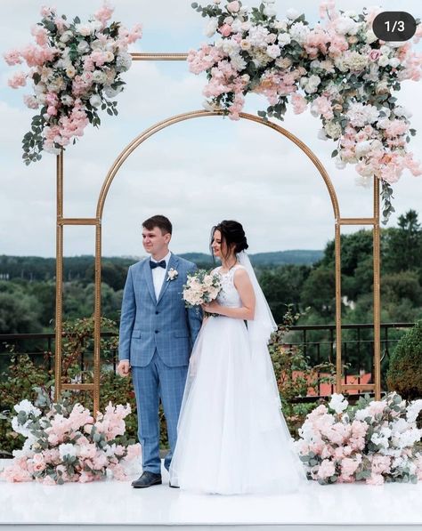 Diy Stand, Wedding Walkway, Purple And Gold Wedding, Destination Wedding Decor, Backdrop Diy, Garland Backdrops, Flower Arch, Dream Wedding Decorations, Luxury Wedding Decor