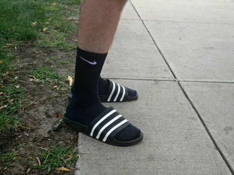 nadja on X: "#americanproblemsnight where every single boy wears the nike socks with flip flops http://t.co/h9DOGeMPMK" / X Socks Outfit Men, Black Nike Socks, Single Boy, Men In Socks, Sock Outfits, Nike Socks, Never Grow Up, Boys Wear, Black Socks