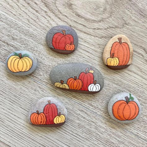 Corn Painting, Fall Rock, Garden Rock Art, Diy Rock Art, Halloween Rocks, Christmas Rock, Painted Rocks Craft, Painted Rocks Diy, Rock Painting Ideas Easy