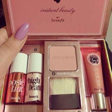 #benefitcosmetics 2014 Makeup, Kiss Makeup, Makeup Items, Make Me Up, Benefit Cosmetics, Makeup Goals, Makeup Storage, Love Makeup, Beauty Box