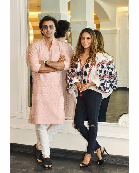 Ranbir and Gauri Khan at her store. Ranbir Kapoor Kurta, Men Shoots, Raghavendra Rathore, Gauri Khan, Mens Indian Wear, Wedding Kurta, Kurta Pajama Men, Indian Groom Wear, Fashion Models Men