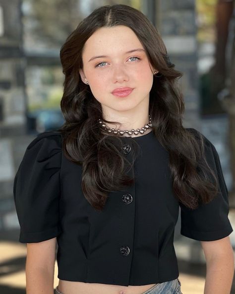 ★ violet mcgraw Violet Mcgraw, Siblings Photos, Madeleine Mcgraw, Pretty Star, Summer Time Pictures, September 23, Feminine Beauty, Fav Celebs, Best Friends Photos