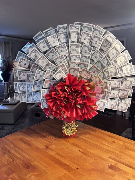 Money Bouquet For Men, Money Rose Bouquet, Money Bouquets, Money Lei Diy, Money Cakes, Wrapping Money, Money Leis, Money Rose, Senior Night Gifts