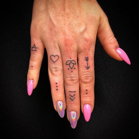 Hand Tattoos For Women Stick And Poke, Mandala Finger Tattoo, Cool Finger Tattoos, Stick Poke Tattoo, Tattoo For Boyfriend, Finger Tattoo For Women, Finger Tats, Hand And Finger Tattoos, Stick N Poke Tattoo