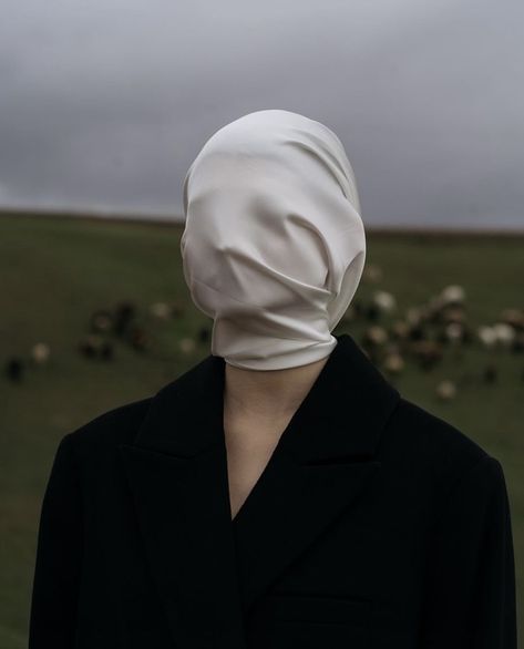 Mask Photography Portraits, Surrealism Photo, Freedom Aesthetic, Freedom Photography, Photo Halloween, René Magritte, Concept Photography, Conceptual Photography, Cinematic Photography