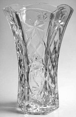 Anchor Hocking Prescut Clear Flared Vase Anchor Hocking Glassware, Crystal Glassware Antiques, Vintage Glassware Antiques, Vintage Dishware, Antique Dishes, Antique Glassware, Crystal Glassware, Antique Mall, Tableware Accessories