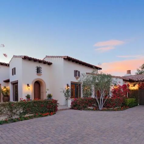 Spanish style home John Wayne Airport, Newport Beach Homes, Beach In California, Costa Mesa California, California Aesthetic, Cheap Houses, Airport Travel, Frequent Traveler, Peaceful Places