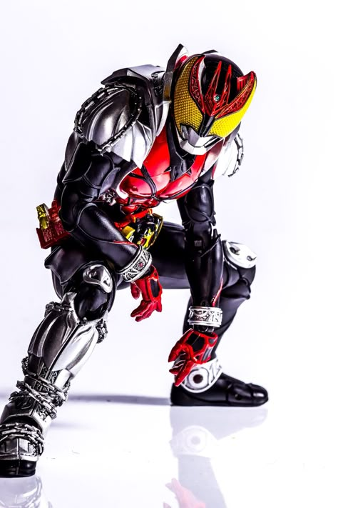 Kamen Rider Kiva, Hero Pose, Pokemon Ships, Face Card, Dynamic Poses, Animated Cartoons, Ninja Turtles, Kamen Rider, Art Reference Poses