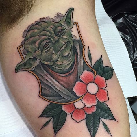 Summer Rodriguez (@summertime859) • Instagram photos and videos Small Tattoo Star, Traditional Small Tattoo, Baby Yoda Tattoo, Yoda Tattoo, Star Wars Ideas, Traditional Tattoo Outline, Tattoo Star, Music Notes Tattoo, Nerd Tattoo