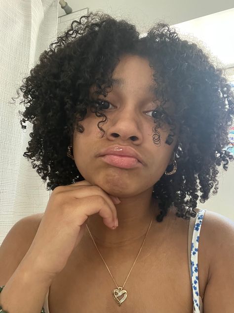 Curls, natural hair, black Short Curls Hairstyles For Black Women, Fluffy Curls Short Hair, Cute Short Natural Hairstyles 4b, Short Choppy Curly Hairstyles, Natural Bob Hairstyles For Black Women Curls Curly Short, Curly Hair Short Black Women, Mini Curly Afro, Coily Hair Short, Short Defined 4c Hair