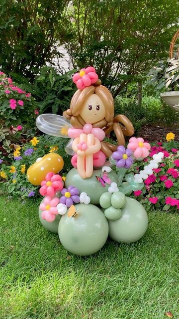 Fairy Garden Balloon Ideas, Fairy Themed Balloons, Fairy Balloon Bouquet, Enchanted Forest Balloon Garland, Fairy Balloon Arch, Fairy Piñata, Fairy Balloon Garland, Fairy Balloons, Fairy Birthday Decorations