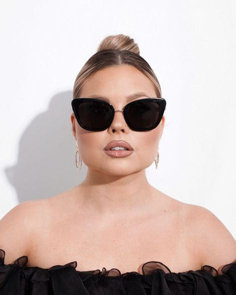 Oversized sunglasses designed to fit and flatter women with wide faces. Aviator and Cat Eye styles. High quality acetate frames, nylon polarized lenses. Jawline Girl, Classic Cat Eye, Wide Face, Eyeglass Lenses, Unique Faces, Girly Accessories, Square Faces, Cat Eyes, Girls With Glasses