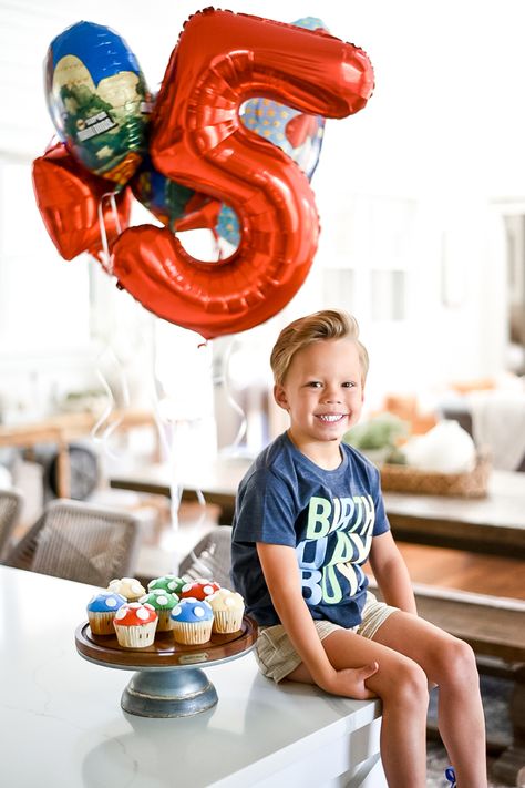 5th Birthday Photoshoot Ideas Boy, Mario Balloons, Toadstool Cupcakes, Birthday Photoshoot Ideas Boys, Boys Birthday Outfits, Super Mario Birthday, Balloons Birthday, Mario Birthday, Birthday Shoot