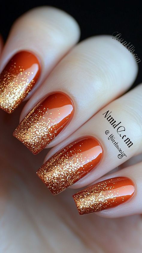 Thanksgiving Manicure, Fall Nail Ideas, Fall Manicure, Fall Gel Nails, Leaf Designs, Short Nails Art, Thanksgiving Nails, Fall Nail Art, Fall Nail Colors