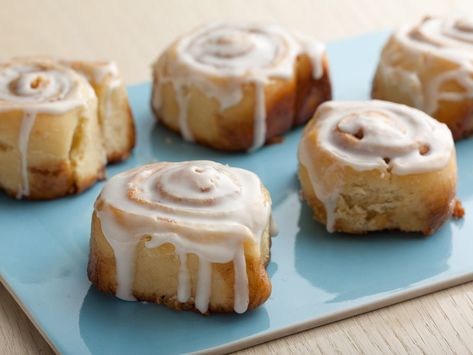 Overnight Cinnamon Rolls recipe from Alton Brown via Food Network Overnight Cinnamon Rolls Recipe, Overnight Cinnamon Rolls, Brown Food, Alton Brown, Pumpkin Bars, Cinnamon Rolls Homemade, Sweet Rolls, Roll Recipe, Cinnamon Rolls Recipe