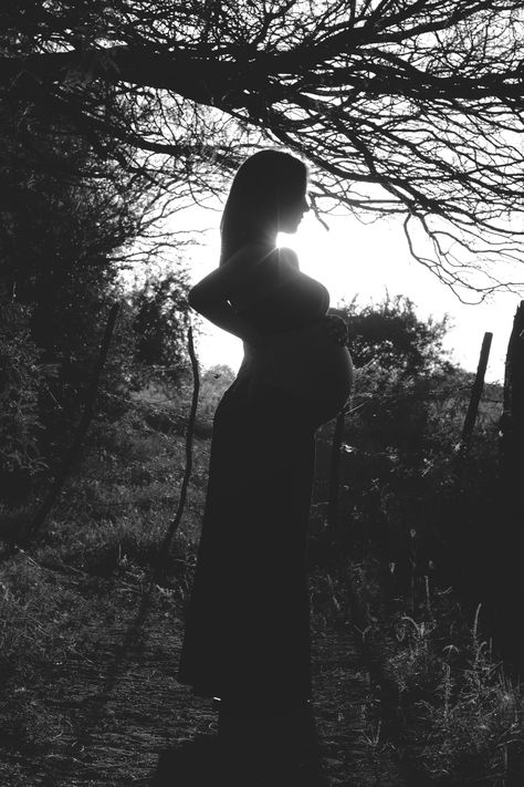 #pregnant #37weeks #maternity #womb #magic #witch #gipsy #pregnancy #prego Pregnant Witch Photoshoot, Victorian Maternity Shoot, Maternity Photography Alternative, Cemetery Maternity Photos, Emo Maternity Shoot, Witch Maternity Shoot, Magical Maternity Photos, Gothic Maternity Photoshoot, Spooky Maternity Photoshoot