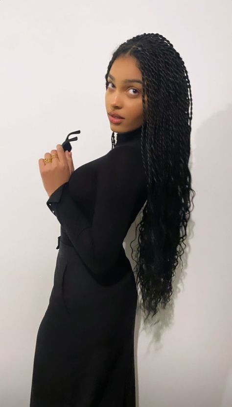 Messy Box Braids, Jumbo Hairstyles, Sharon Alexie, French Curl, Hair Color Underneath, Natural Hair Short Cuts, Faux Locs Hairstyles, Cute Box Braids Hairstyles, Girls Braids