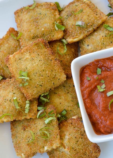 Air Fryer Ravioli - It Starts With Good Food Air Fryer Ravioli, Air Fryer Appetizers, Air Fryer Recipes For Beginners, Bacon Wrapped Pork Tenderloin, Toasted Ravioli, Bacon Wrapped Pork, Roast Zucchini, Air Fry Recipes, Fry Recipes