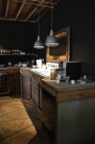 Estilo industrial Rustic Industrial Kitchen, Retro Style Kitchen, Scandinavia Design, Industrial Kitchen Design, Industrial Style Kitchen, Industrial Interior Design, Dark Walls, Industrial Kitchen, Creative Living