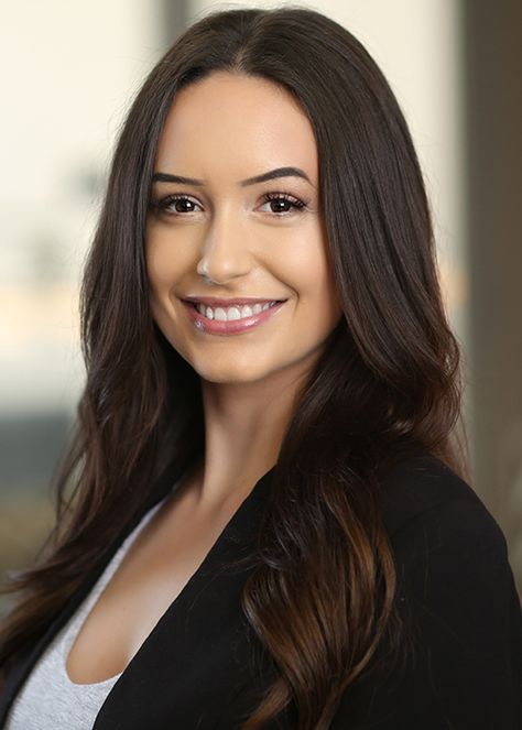 Professional Headshots Women Brunette, Perfessional Headshots, Business Woman Photography Professional Headshots Corporate Portrait, Female Executive Headshots, Business Women Pictures, Profession Head Shots Women, Professional Poses Business, Corporate Picture Poses Women, Headshot With Glasses