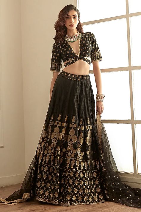 Studio Iris, Golden Lehenga, Banarasi Lehenga, Reception Outfit, Scallop Border, Lehenga Designs Simple, Black Floral Pattern, Vacuum Storage, Traditional Indian Outfits