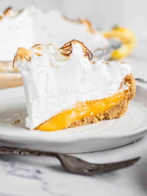 No-Bake Lemon Meringue Pie - Baking With Butter No Bake Lemon Meringue Pie, No Bake Meringue, Recipe With Graham Cracker Crust, Lemon Meringue Pie Recipe, Gram Crackers, Baked Meringue, Graham Cracker Recipes, Meringue Pie Recipes, Pie Baking