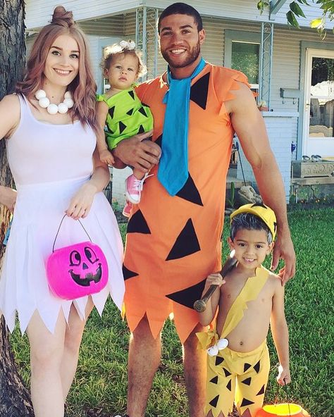 Flintstones Family Costume Diy, The Flinstone Family Costume, Family Flintstones Halloween Costumes, Flintstone Family Costume, Flint Stones Family Costume, Halloween Costumes Flintstones, Wilma Flintstone Costume Diy, Flinstones Halloween Costumes Family, Diy Wilma Flintstone Costume