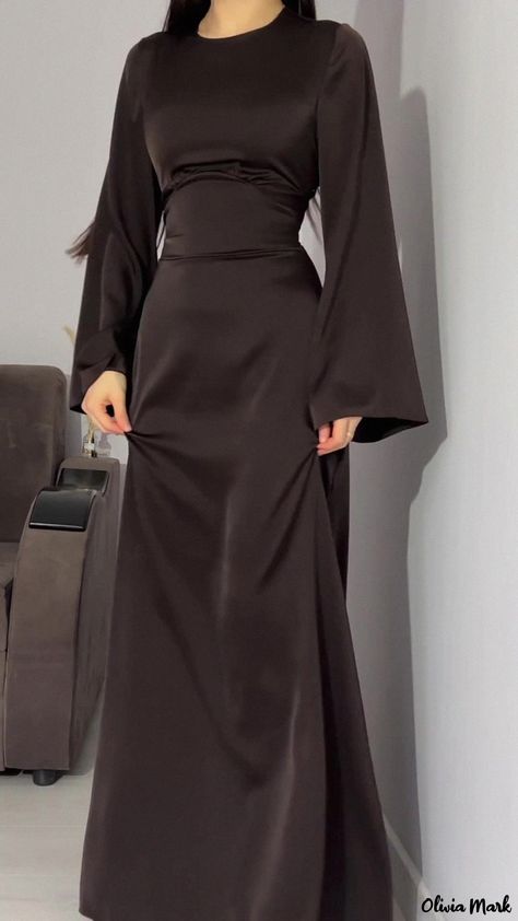 Dresses Elegant Long, Women Abaya, Dress Elegant Long, Elegant Dresses Classy, Prom Dress Inspiration, Muslim Dress, Trendy Fall Outfits, Stylish Work Outfits, Crewneck Dress