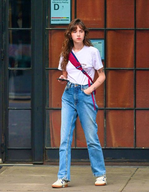 clairo, claire cottrill, sling tour Folklore Triangle, Clairo Outfits, Claire Cottrill, Summer Styling, November 9, Autumn Outfits, Foto Ideas Instagram, Fit Inspo, Outfits Aesthetic