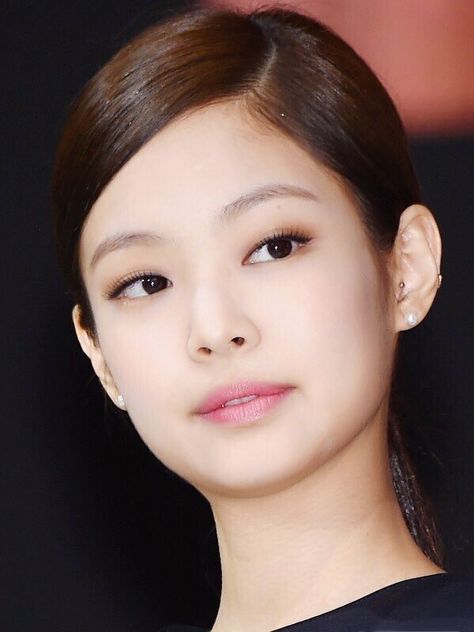 Jennie cute  #blackpink #kimjennie #jenniekim #jennie #kpop  #Jendeukie #NiNi #YGPrincess #humangucci #jennieairportfashion #humanchanel  #rubyjane #JENNIEXCHANEL #blackpinkjennie  #blink #gummysmile #jennierubyjane #jenniesolo  #yg #ygentertainment #jennieblackpink #blackpinkjennie #killthislove Kylie Jenner's Tattoos, Jennie Cute, Rosé Jisoo, Lisa Rosé, Jennie Lisa, Jennie Kim, Blackpink Jennie, Korean Singer, Kylie Jenner