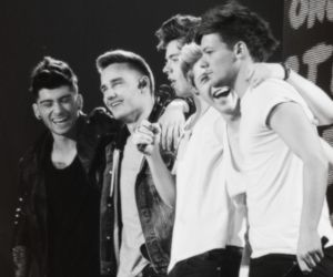 81 images about One direction on We Heart It | See more about one direction, 1d and Harry Styles One Direction Live, Four One Direction, One Direction Niall, One Direction Wallpaper, One Direction Photos, Happy Pictures, Normal Guys, One Direction Videos, One Direction Pictures