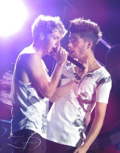 Ziall Horlik, Zayn And Niall, Niall And Zayn, One Direction Images, One Direction Wallpaper, One Direction Photos, Irish Princess, Irish Boys, Five Guys