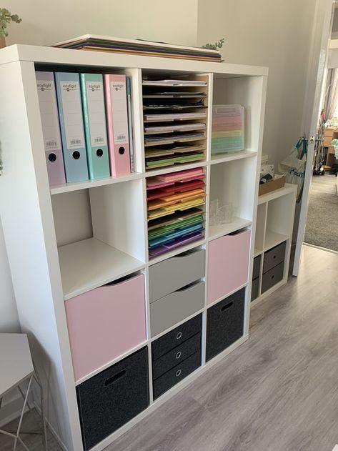 Kallax Office Organization, Kallax Craft Room Ideas, Teacher Storage Ideas, Mini Office Ideas, Office Shelf Styling, Ikea Organization Ideas, Teacher Home Office, Office Craft Room Combo, Teaching Classroom Decor