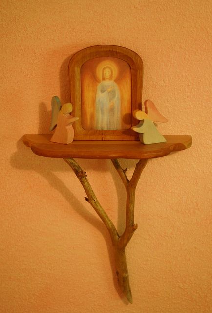 Waldorf Room, Waldorf Playroom, Waldorf Curriculum, Waldorf Kindergarten, Waldorf Crafts, Watch Over Me, Waldorf Education, Angel Crafts, Shelf Bracket