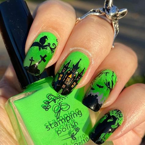 Halloween Stamped Nails, Haunted House Nail Art, Maniology Halloween Nails, Halloween Nail Stamping, Haunted House Nails, Maniology Stamping Ideas, Gel Art Designs, House Entry, Halloween Plates