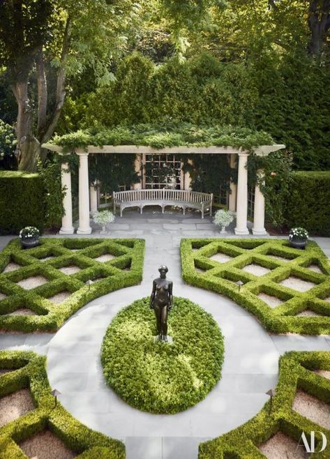 Formal Garden Design, Parterre Garden, Bunny Williams, Formal Garden, Luxury Garden, Classic Garden, Formal Gardens, Landscape Plans, Small Gardens