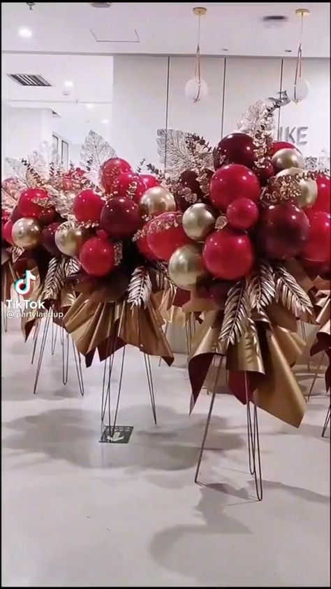 Vbs Themes, Balloon Crafts, Candy Land Christmas Decorations Diy, Candy Land Christmas Decorations, Candy Land Christmas Decorations Outdoor, Diy Balloon Decorations, Candy Land Christmas Tree, Christmas Float Ideas, Party Candy