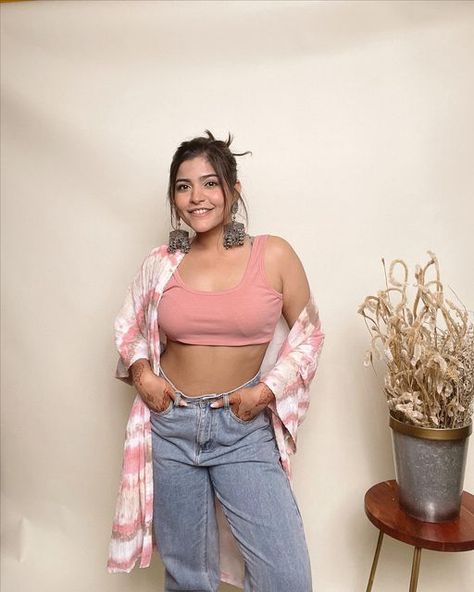 Indo Western Outfits Casual, Modern Photoshoot, Kritika Khurana, Cancun Outfits, College Girl Outfits, Boho Chic Style Outfits, Celebrity Casual Outfits, Casual Indian Fashion, Desi Fashion Casual