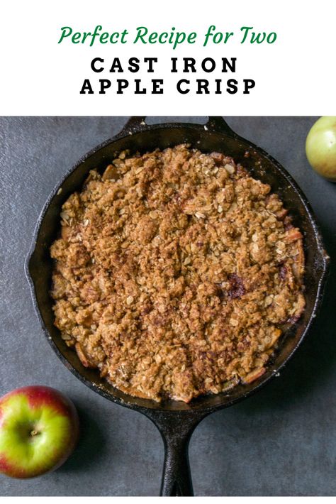 Cast Iron Apple Crisp, Recipe With Oatmeal, Apple Recipes Easy Healthy, Gluten Free Apple Recipes, Cast Iron Skillet Recipes Dinner, Apple Crisp Without Oats, Apple Crisp Pie, Skillet Desserts, Apple Crisp Cheesecake