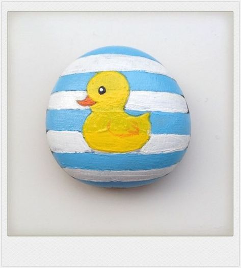 Duck Rock Painting, Painted Rock Animals, Rock Painting Ideas, Painted Rocks Kids, Rock And Pebbles, Painted Rocks Craft, Painted Rocks Diy, Rock Painting Ideas Easy, Rock Painting Patterns