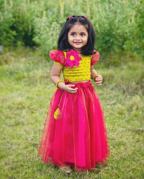 Zara Zyanna, Kids Designer Outfits, Tailoring Accessories, Baby Fashion Girl Newborn, Lotus Dress, Mom And Baby Dresses, Dress Designs For Stitching, Baby Dress Diy, Cotton Frocks For Kids