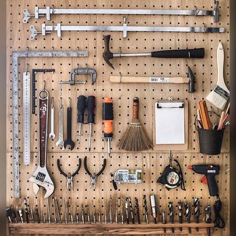 Woodworking Tools Storage, Bike Room, Woodworking Shop Layout, Garden Tool Shed, Tool Room, Tool Storage Diy, Garage Interior, Workshop Organization, Shop Layout