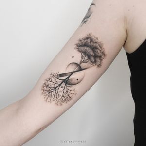 Tattoo Willow Tree, Tree Tattoo Family, Tattoo Family Tree, Tattoo Pine Tree, Bonsai Tattoo, Birch Tree Tattoos, Willow Tree Tattoo, Simple Tree Tattoo, Tree Sleeve Tattoo