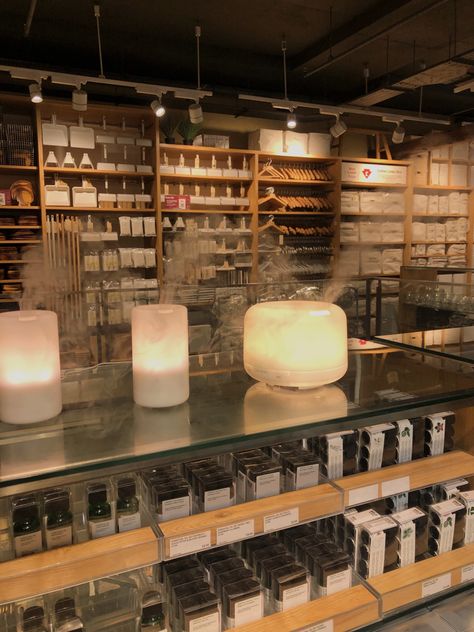 Muji Diffuser Aesthetic, Muji Store Aesthetic, Nebulizer Aesthetic, Muji Humidifier, Muji Diffuser, Muji Aesthetic, Muji Stationery, Muji Store, Aesthetic Places