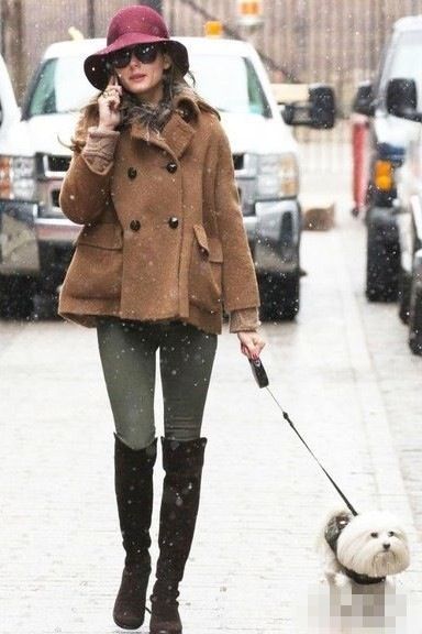 Olivia Olive Skinnies, Olivia Palermo Outfit, Estilo Olivia Palermo, Olivia Palermo Lookbook, Olivia Palermo Style, Woman Walking, Winter Styles, Outfit Invierno, Winter Mode