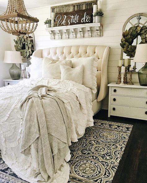 Farmhouse Bedroom Decor Ideas, Farmhouse Style Bedrooms, Beautiful Beds, Modern Farmhouse Bedroom, French Country Bedrooms, Apartment Decoration, Country Diy, Farmhouse Bedroom Decor, Country Bedroom